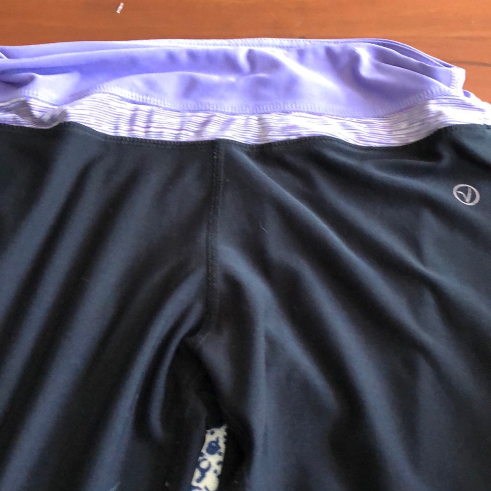 Vogo  Athletica Size Small Workout Capris